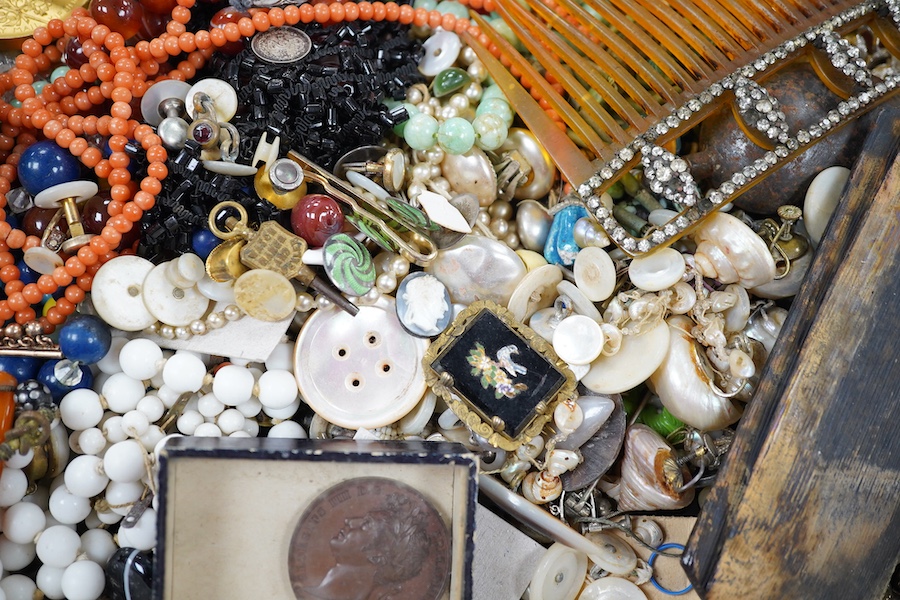 A mixed quantity of assorted jewellery and other items including carnelian agate, coral and amber necklaces, hair ornament, shells, spectacles, etc. Condition - poor to fair